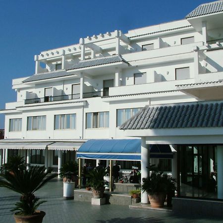 Hotel Sakura Torre del Greco Bagian luar foto