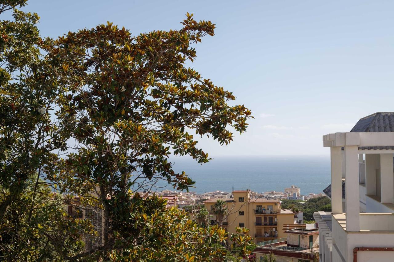 Hotel Sakura Torre del Greco Bagian luar foto