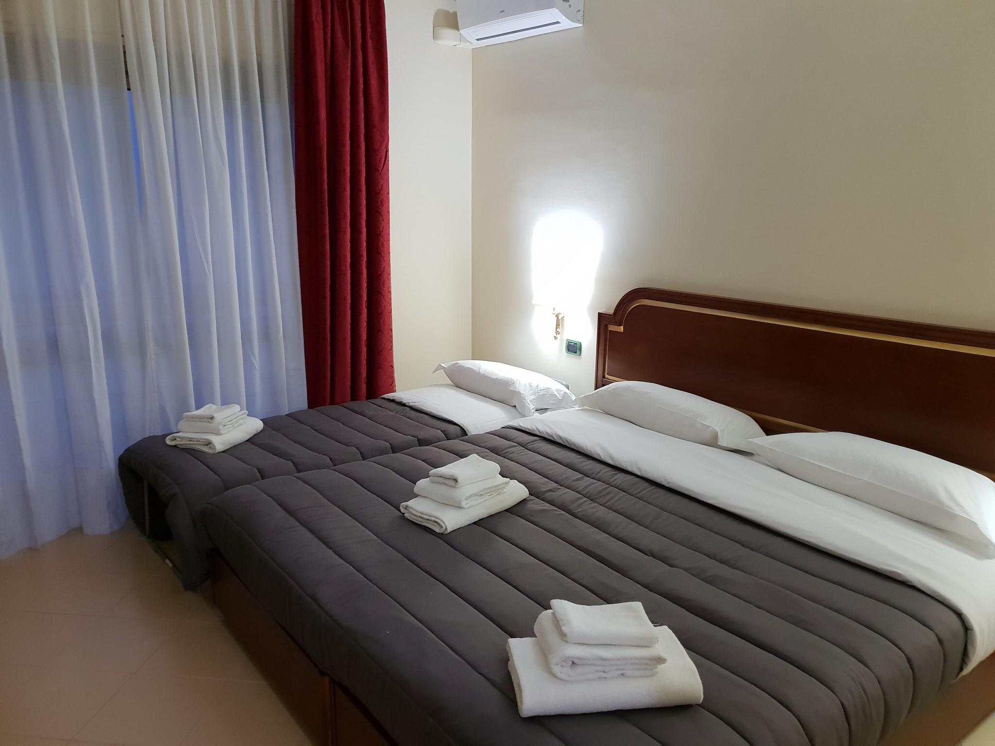Hotel Sakura Torre del Greco Bagian luar foto