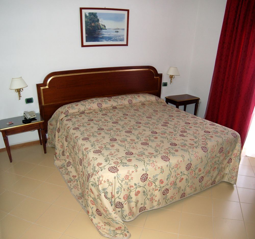 Hotel Sakura Torre del Greco Bagian luar foto