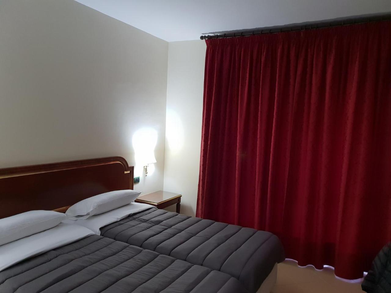 Hotel Sakura Torre del Greco Bagian luar foto