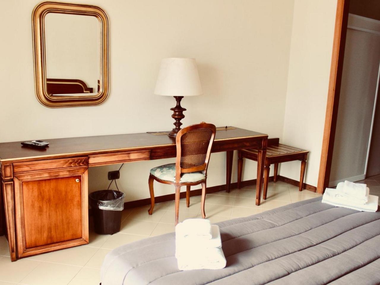 Hotel Sakura Torre del Greco Bagian luar foto